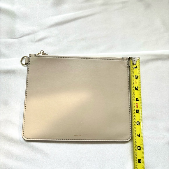 Theory Minimalist Transformer Pouch Handbag in Genuine Leather Light Grey - Picture 8 of 9
